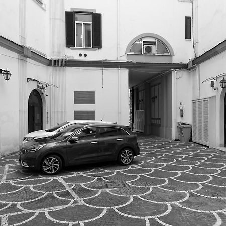 Le Corti Di Napoli Apartments מראה חיצוני תמונה