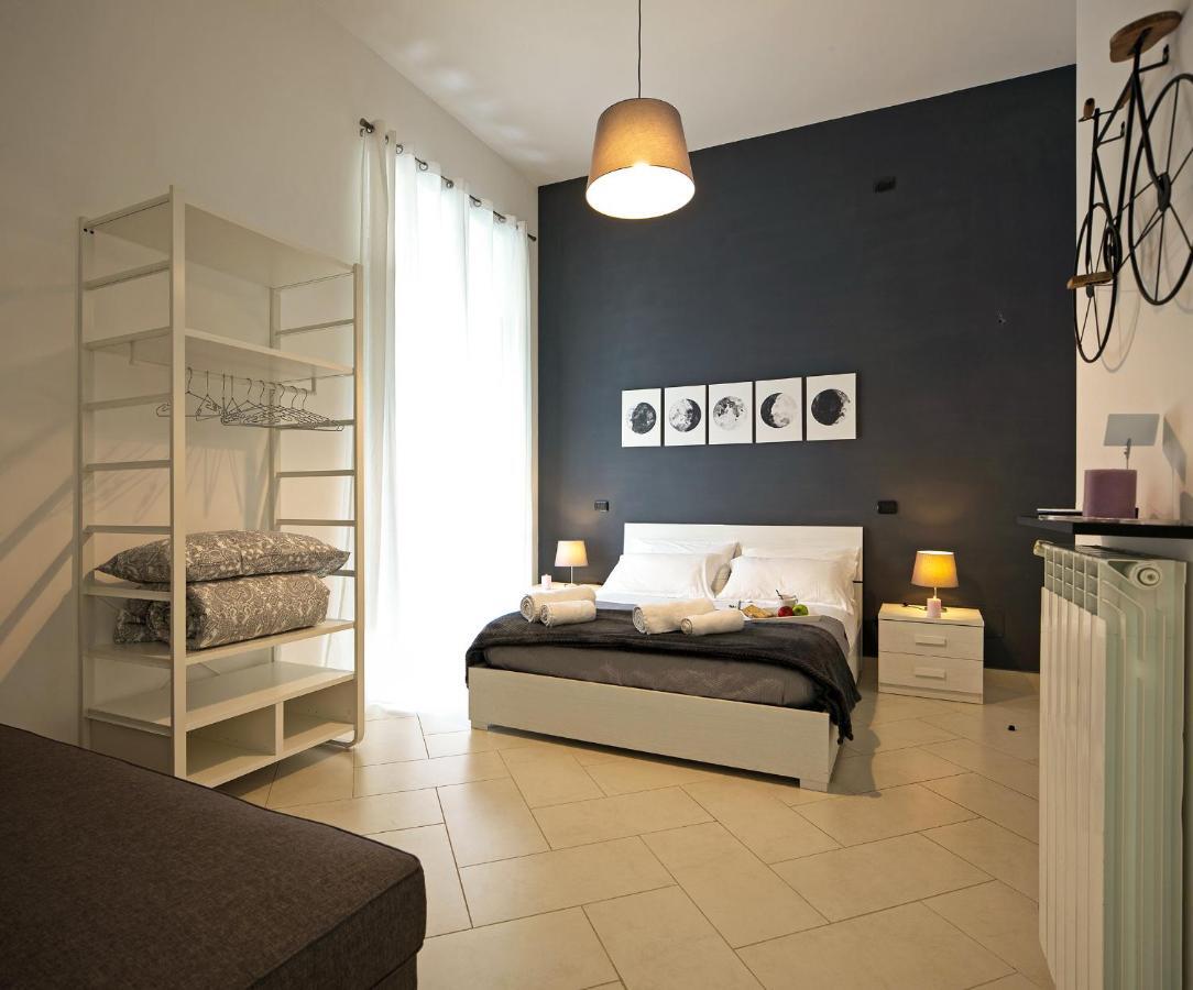 Le Corti Di Napoli Apartments מראה חיצוני תמונה