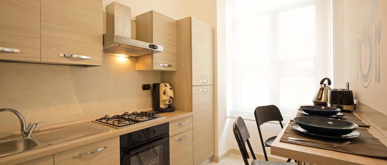 Le Corti Di Napoli Apartments מראה חיצוני תמונה