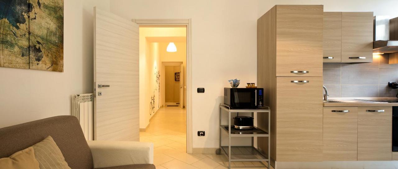 Le Corti Di Napoli Apartments מראה חיצוני תמונה
