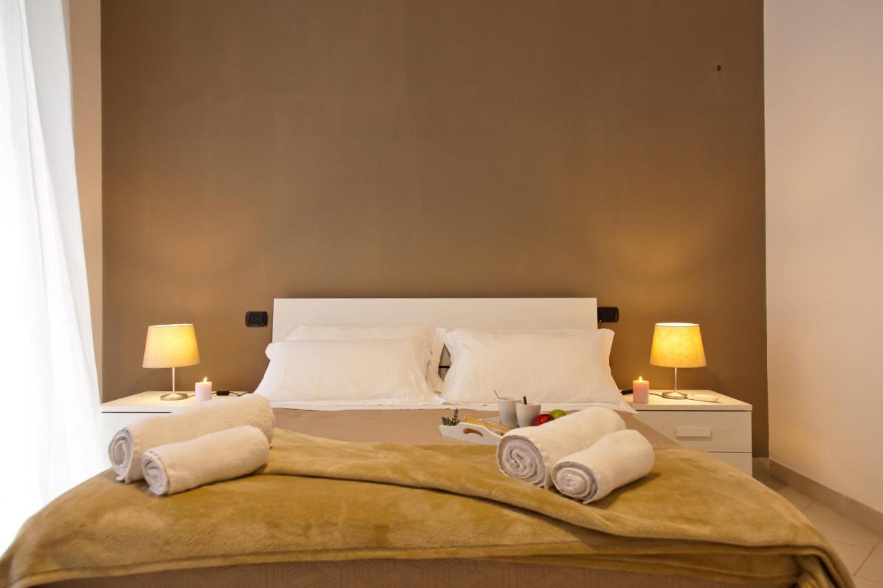 Le Corti Di Napoli Apartments מראה חיצוני תמונה