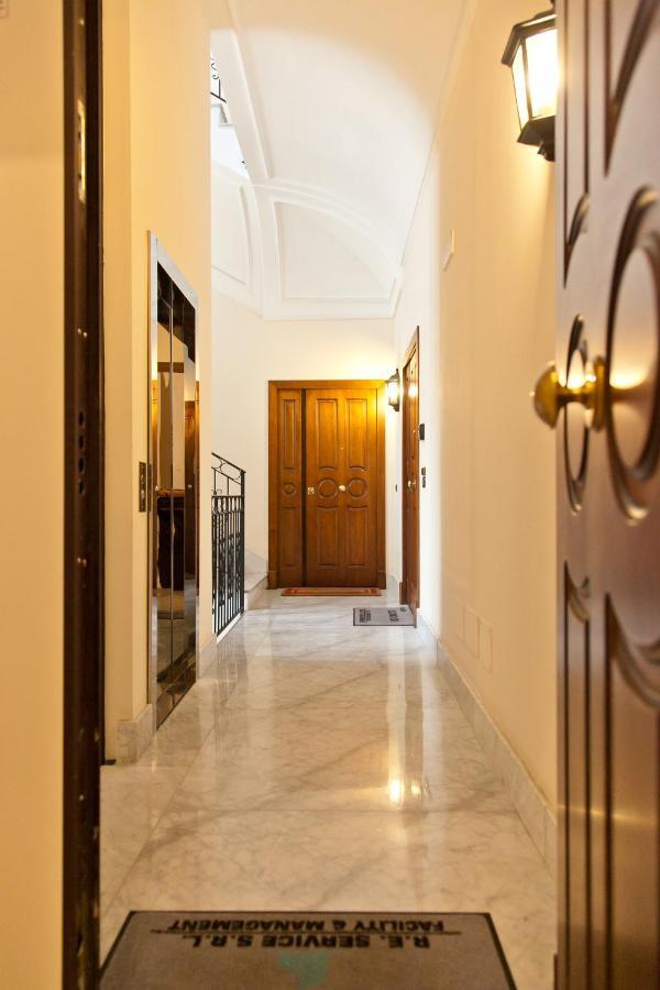 Le Corti Di Napoli Apartments מראה חיצוני תמונה