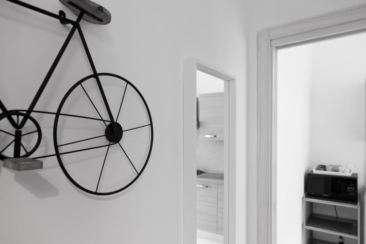 Le Corti Di Napoli Apartments מראה חיצוני תמונה