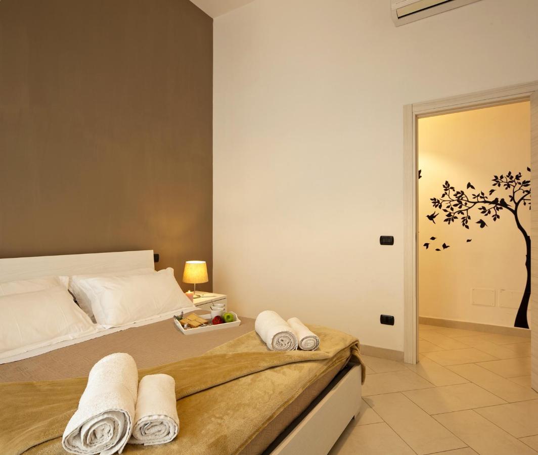 Le Corti Di Napoli Apartments מראה חיצוני תמונה