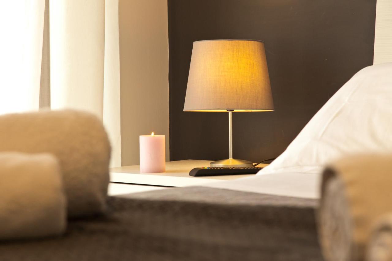 Le Corti Di Napoli Apartments מראה חיצוני תמונה