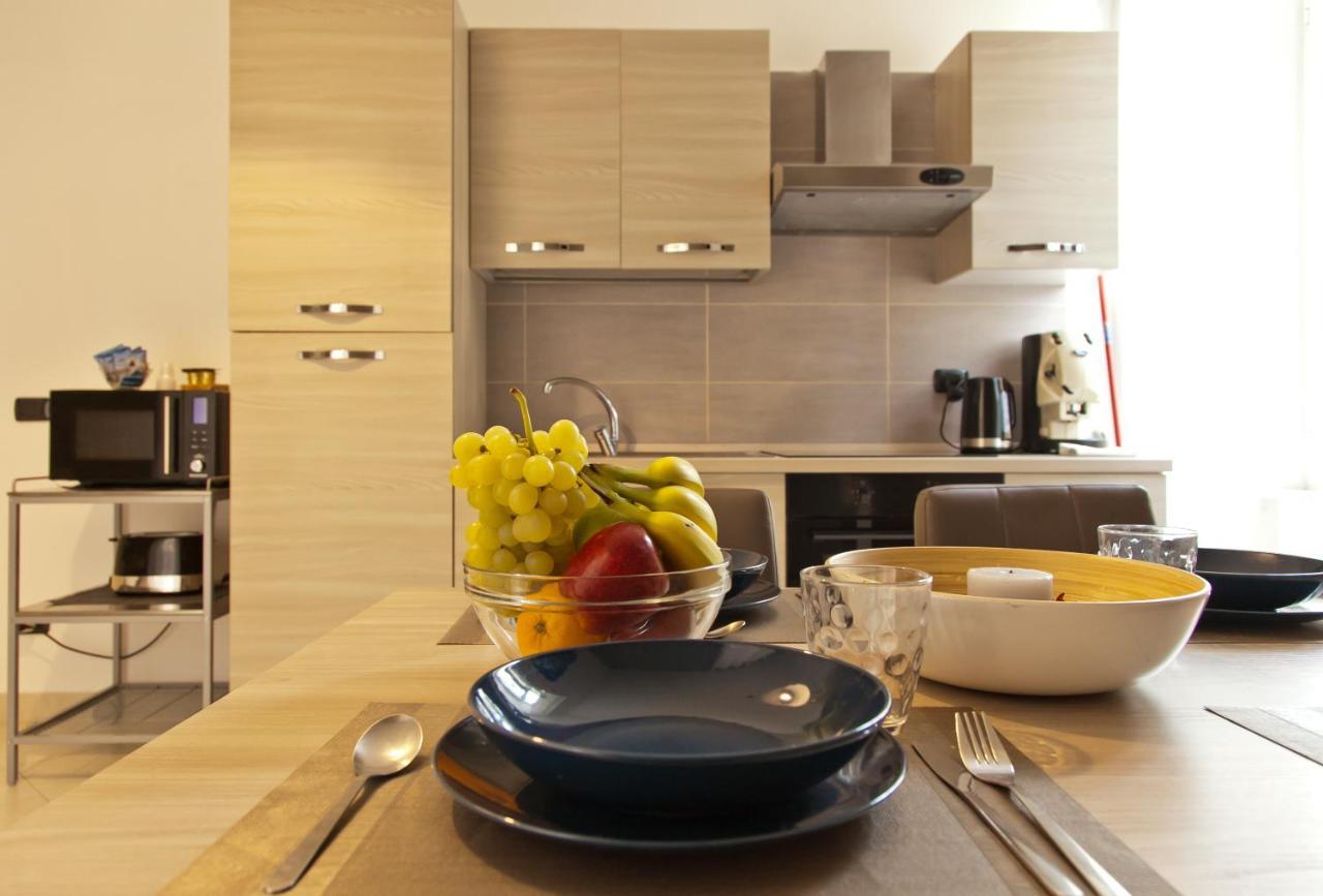 Le Corti Di Napoli Apartments מראה חיצוני תמונה