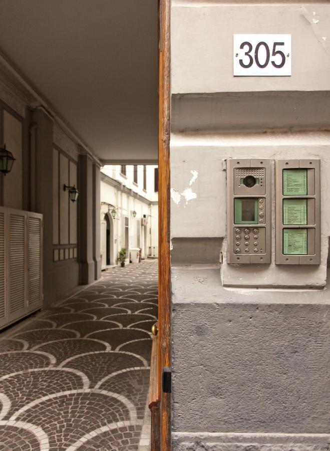 Le Corti Di Napoli Apartments מראה חיצוני תמונה